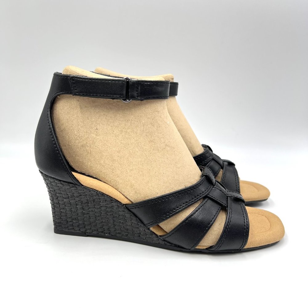 Clarks Womens Size 7 7M Kyarra Joy Black Leather Wedges Sandals Shoes